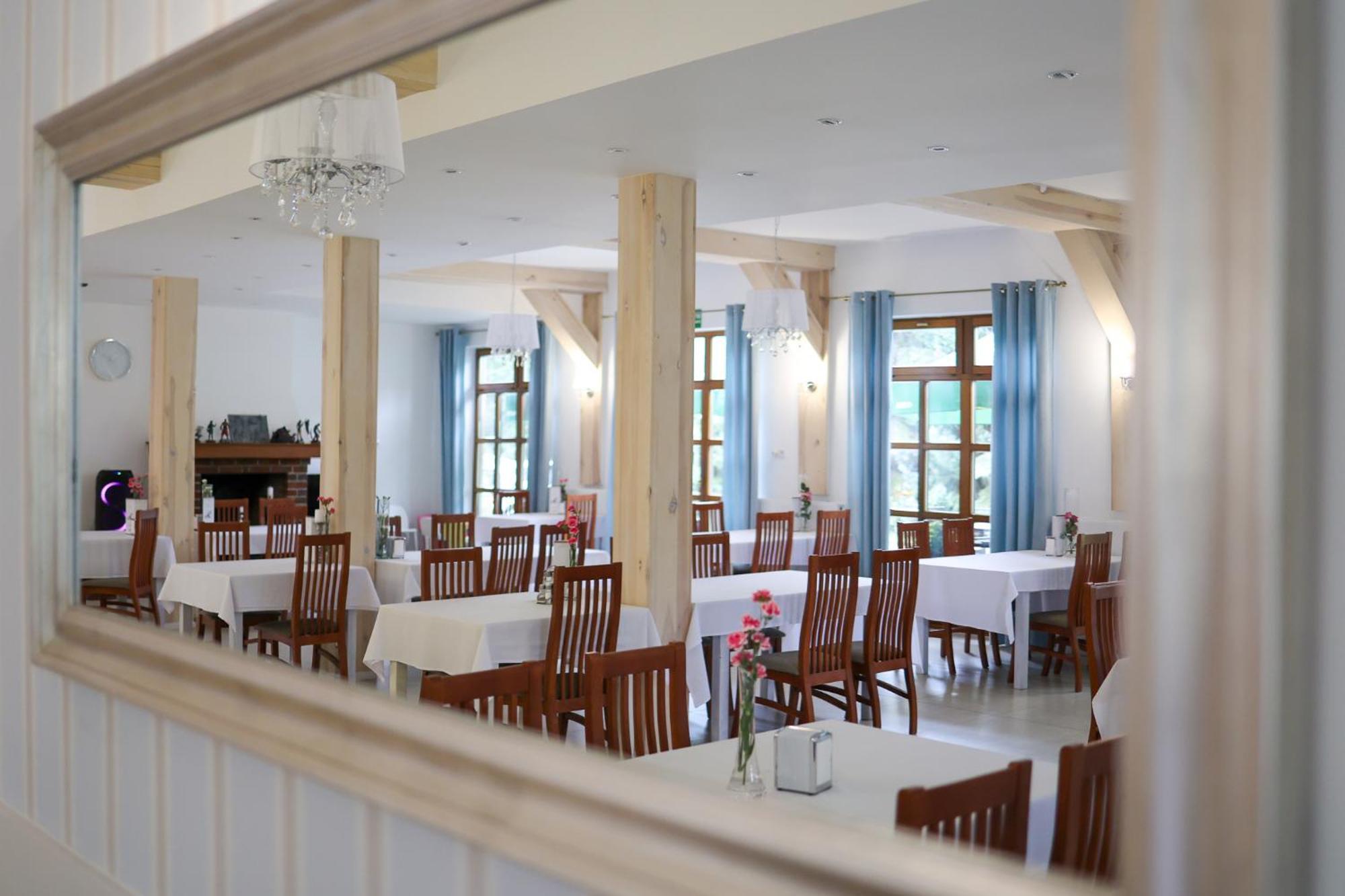Hotel I Restauracja Borowianka Ostrów Wielkopolski Esterno foto