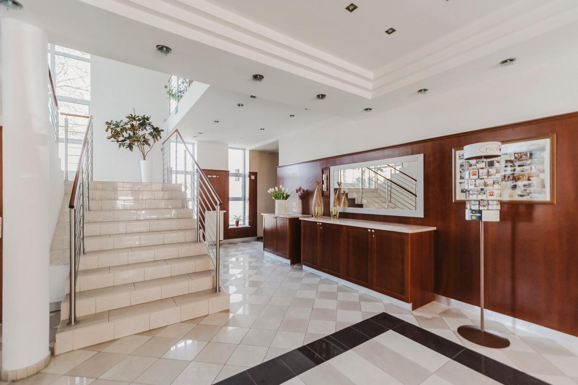 Hotel I Restauracja Borowianka Ostrów Wielkopolski Esterno foto