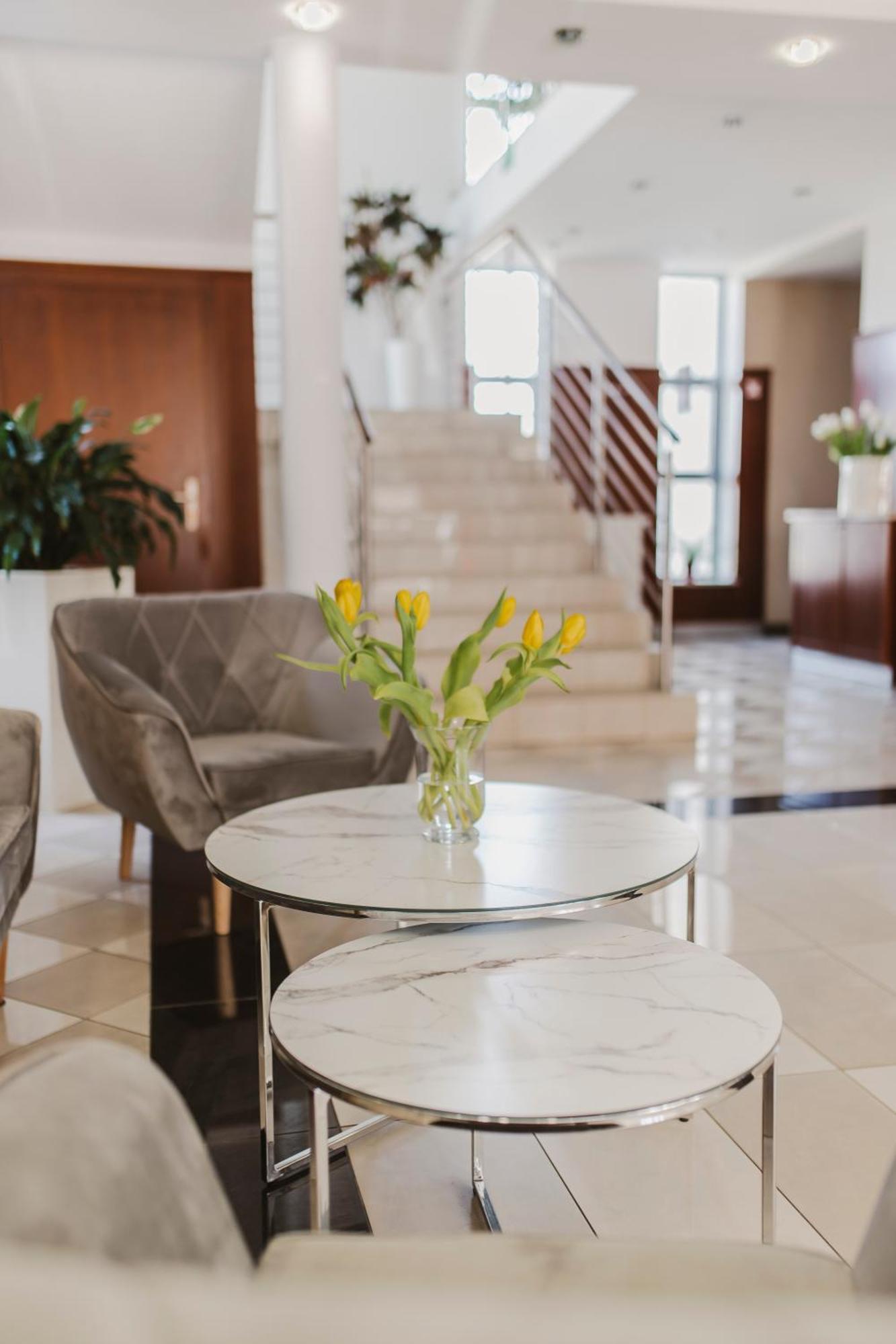 Hotel I Restauracja Borowianka Ostrów Wielkopolski Esterno foto