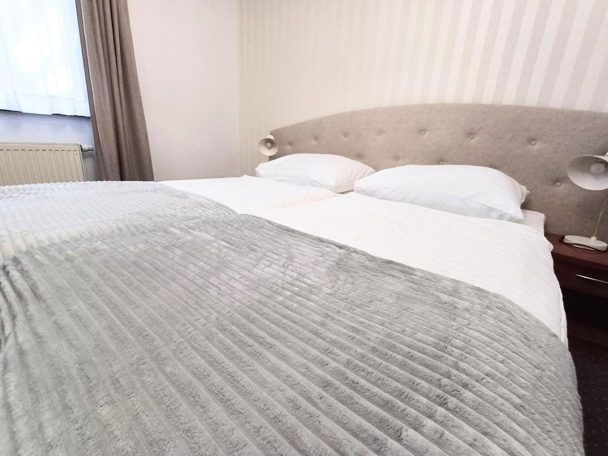 Hotel I Restauracja Borowianka Ostrów Wielkopolski Esterno foto