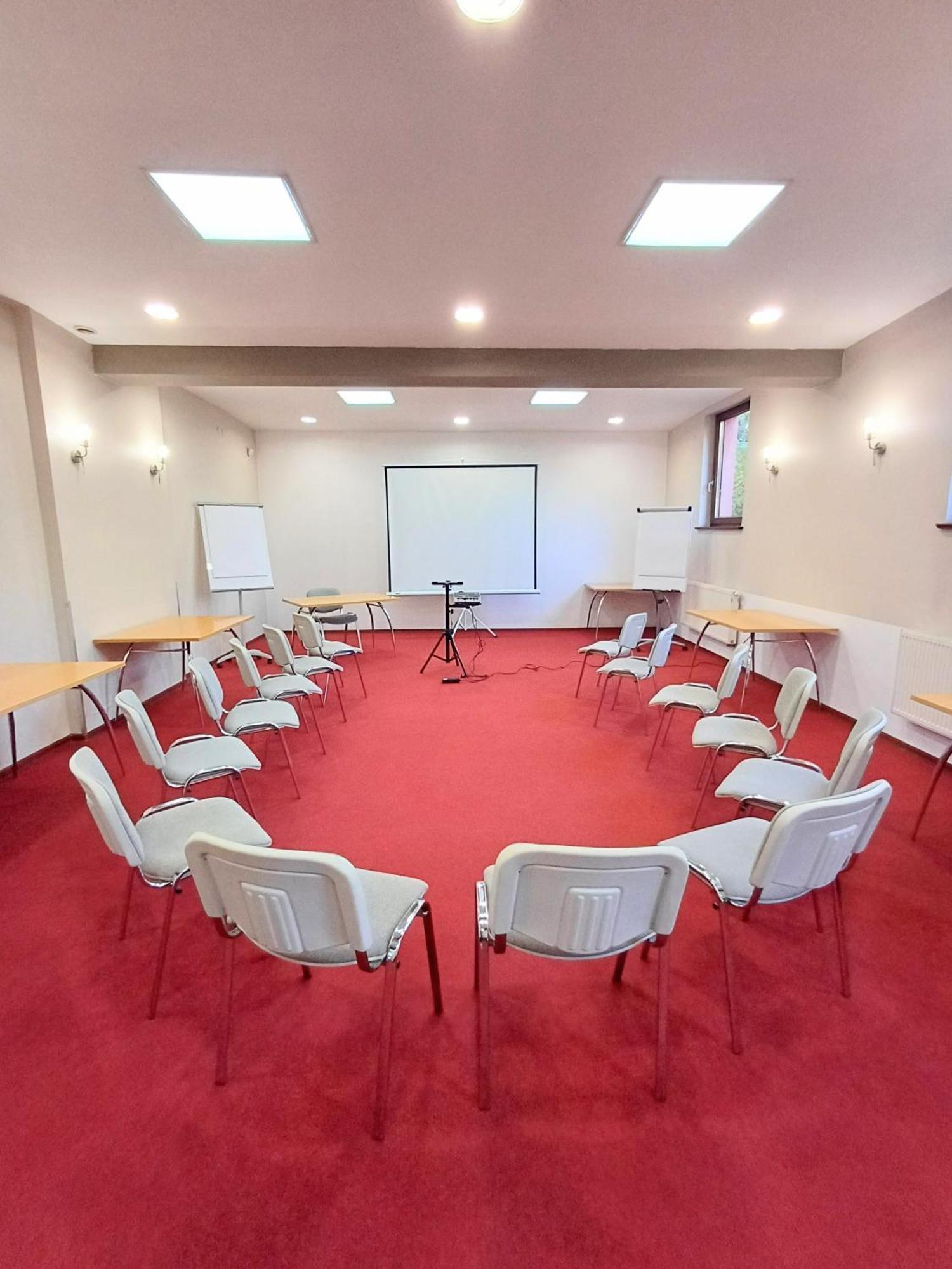 Hotel I Restauracja Borowianka Ostrów Wielkopolski Esterno foto