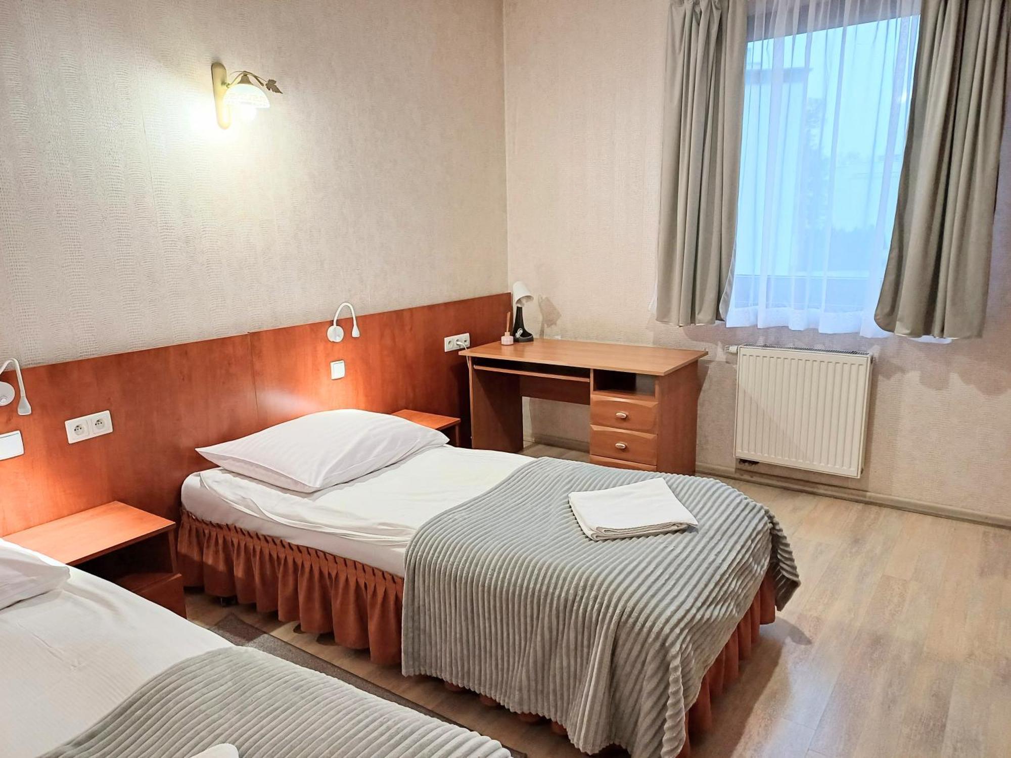 Hotel I Restauracja Borowianka Ostrów Wielkopolski Esterno foto