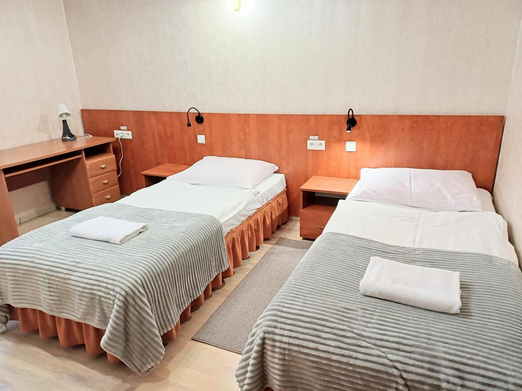 Hotel I Restauracja Borowianka Ostrów Wielkopolski Esterno foto