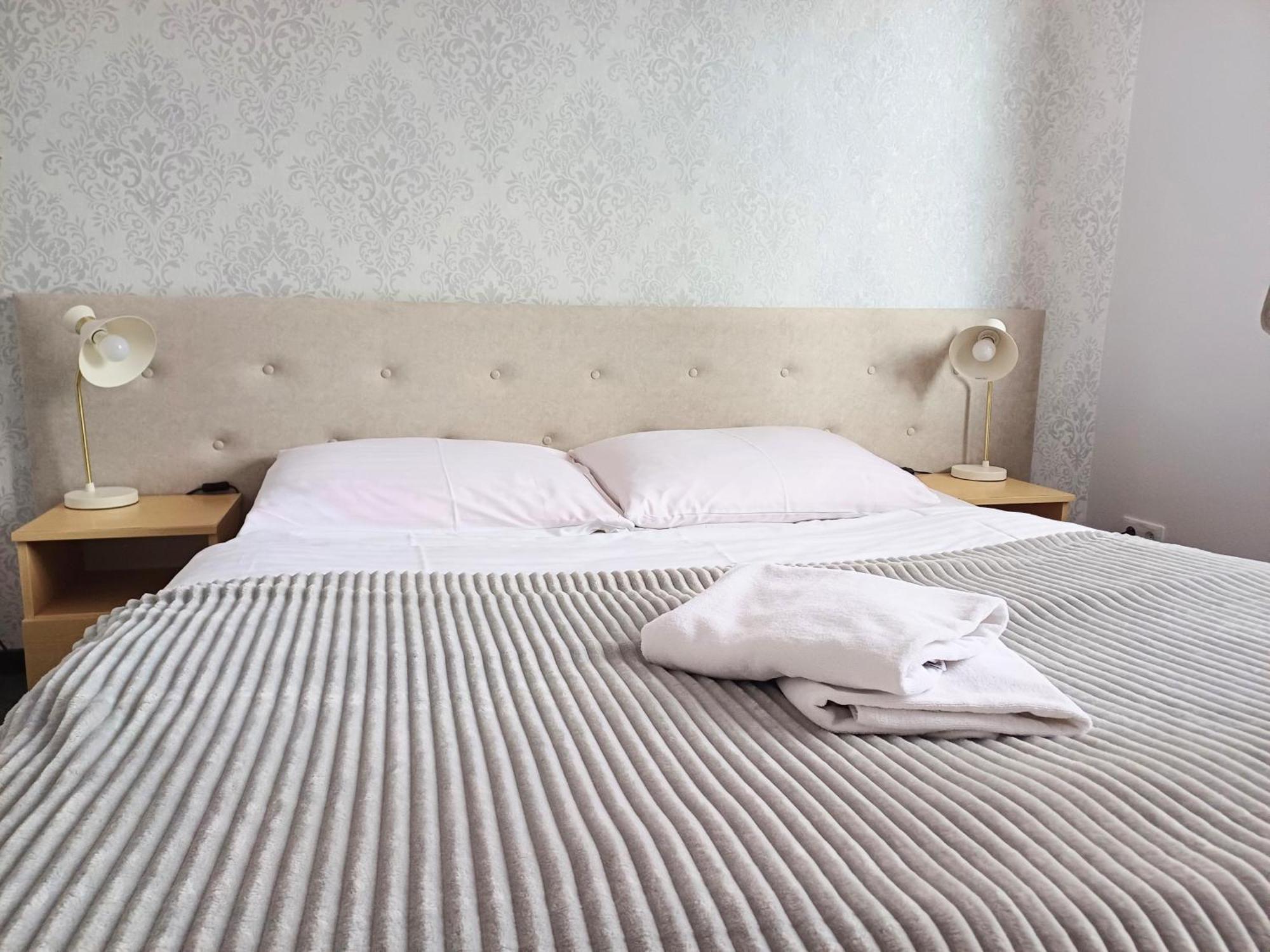 Hotel I Restauracja Borowianka Ostrów Wielkopolski Esterno foto